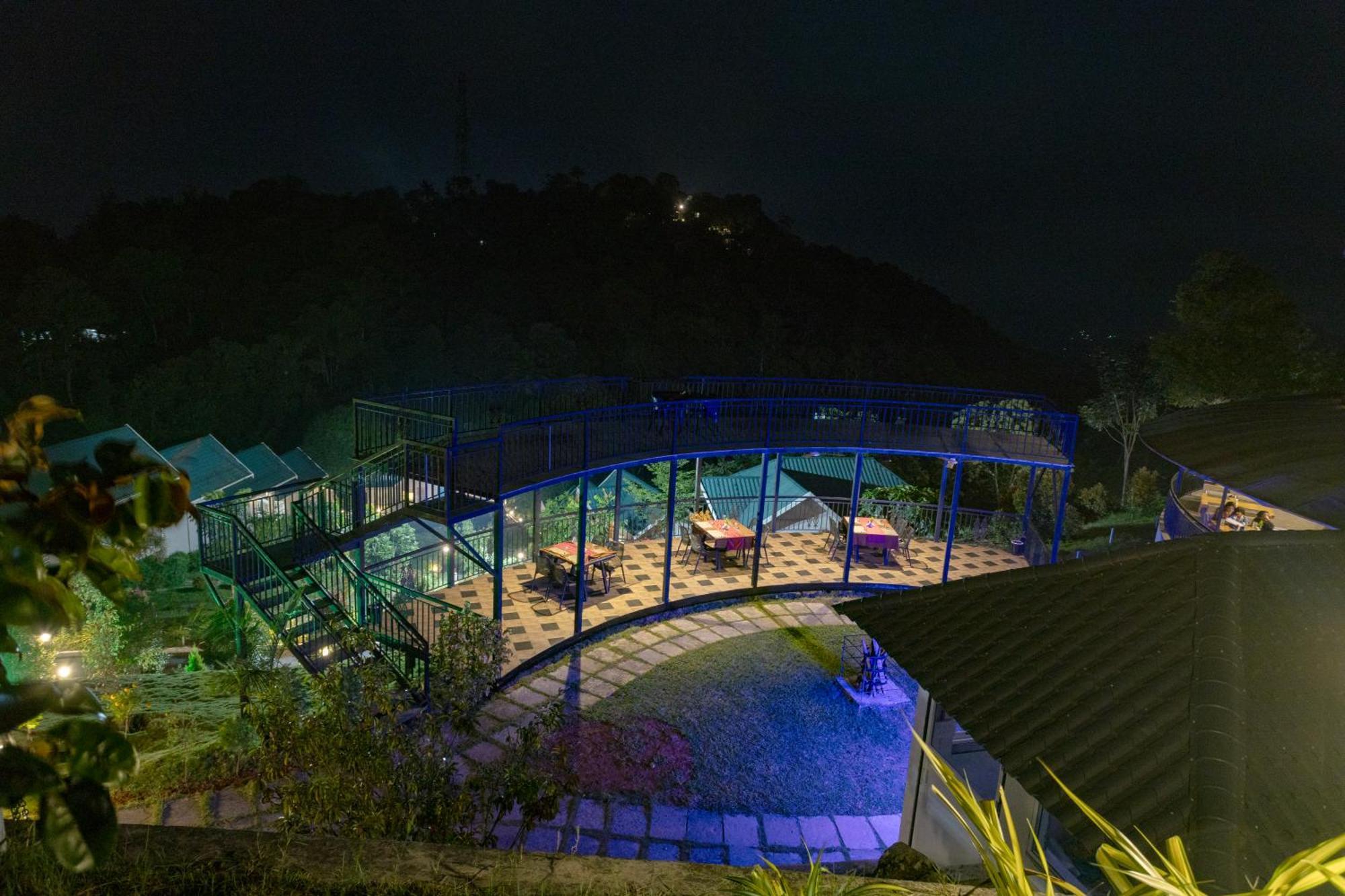 Aveda Munnar Mountains And Mist Hotel Exterior foto